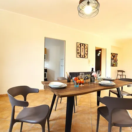 Clara Villa Altavilla Milicia